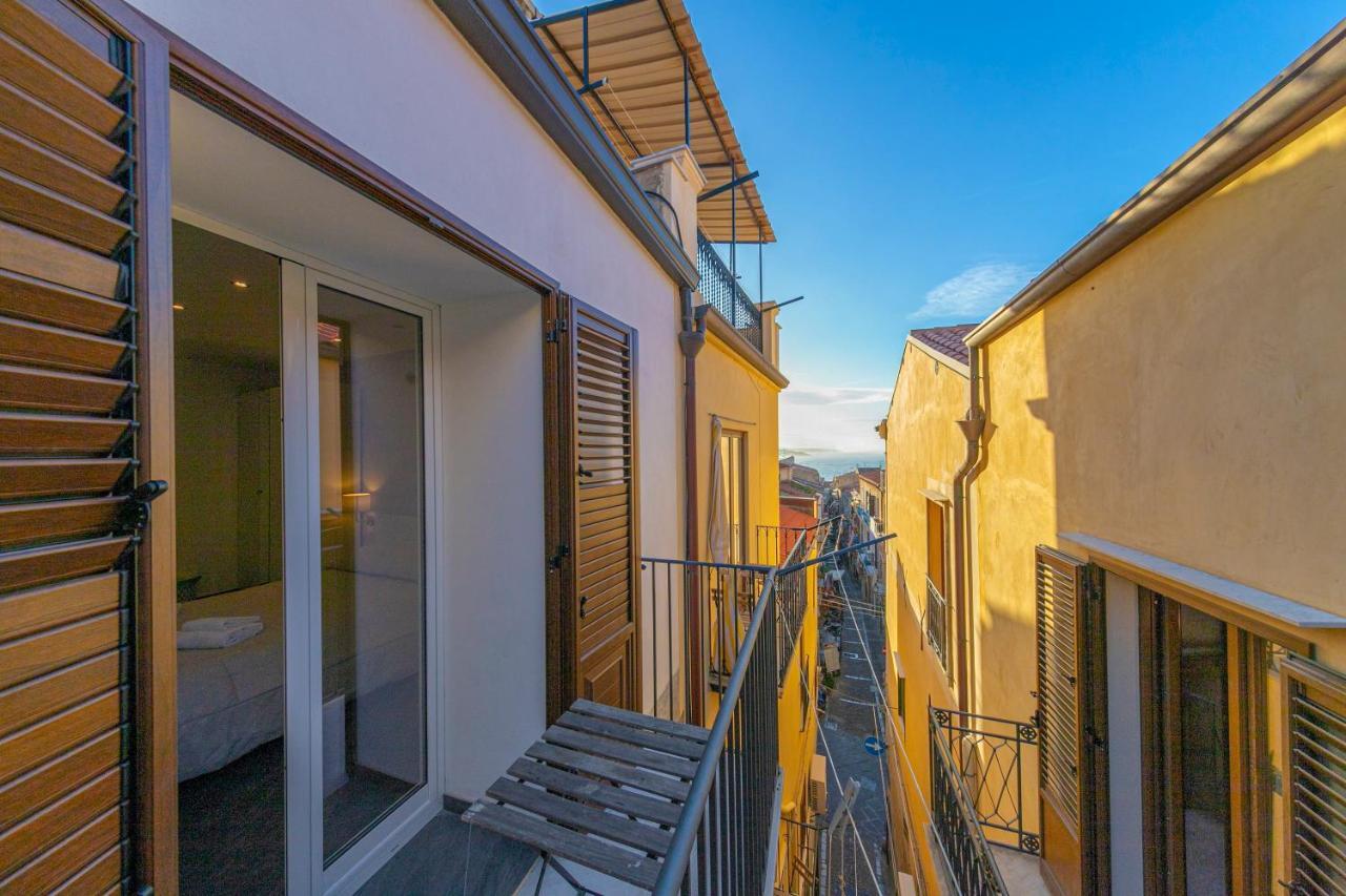 Kefa Holiday - Alle Torri Apartments Cefalù Esterno foto