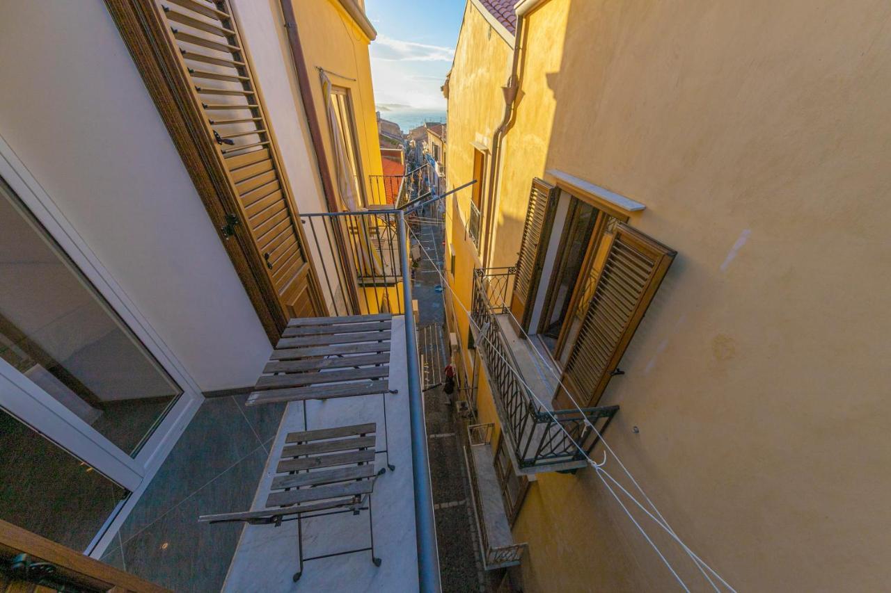 Kefa Holiday - Alle Torri Apartments Cefalù Esterno foto